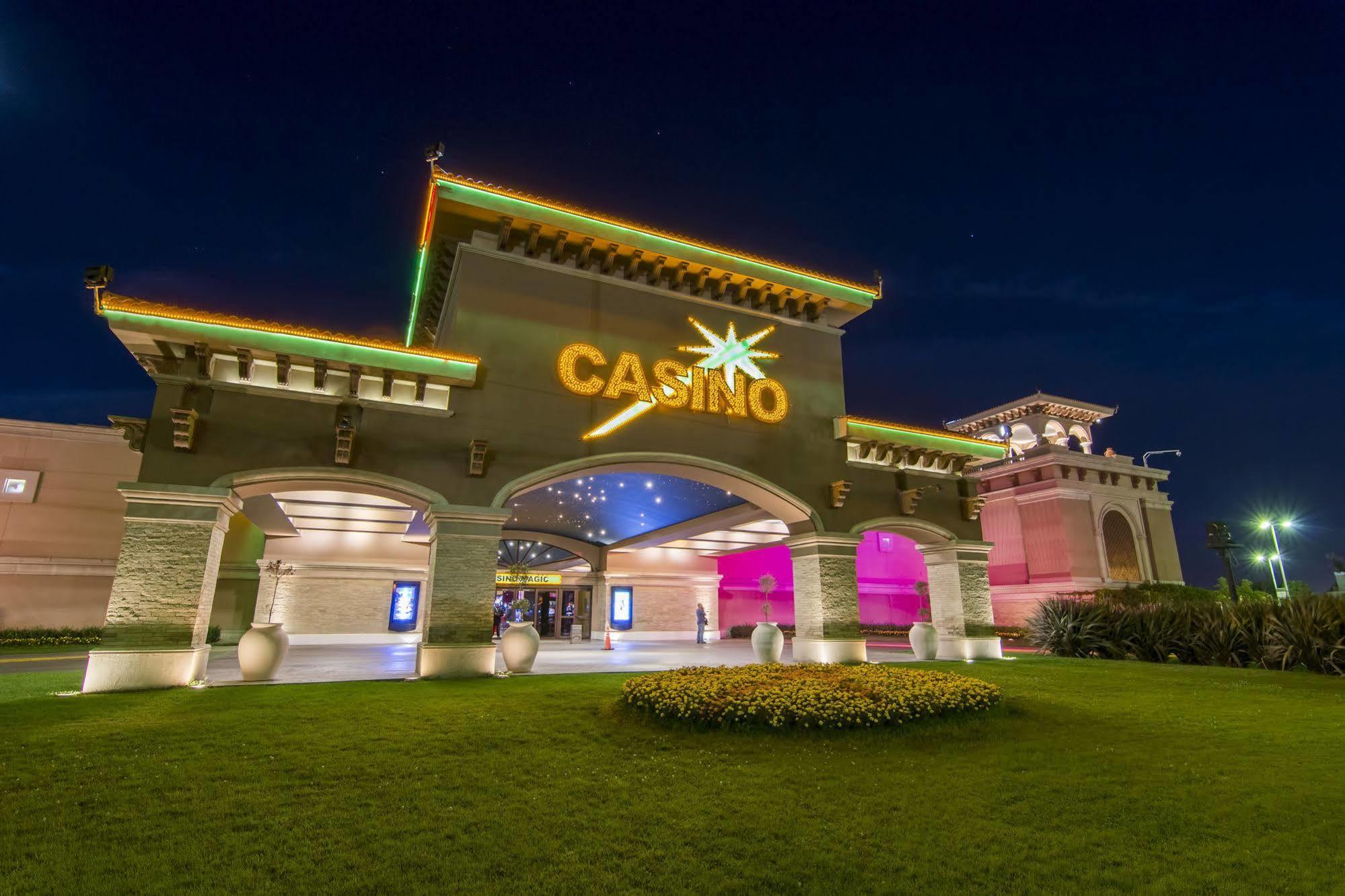 Hotel Casino Magic Neuquén Exteriör bild
